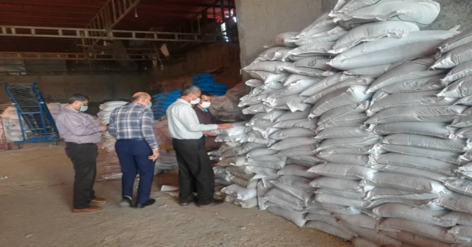 بازدید گروه نظارت استان از فروشگاههاى عرضه غير مجاز  كودهاى شيميايى