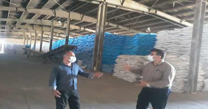 بازدید معاونت شرکت خدمات حمایتی کشاورزی استان یزد از انبار کود
