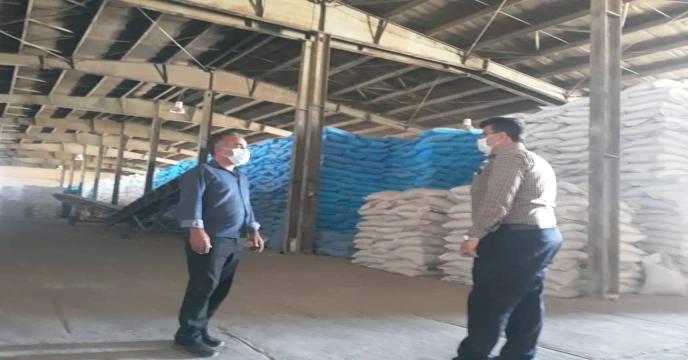 بازدید معاونت شرکت خدمات حمایتی کشاورزی استان یزد از انبار کود