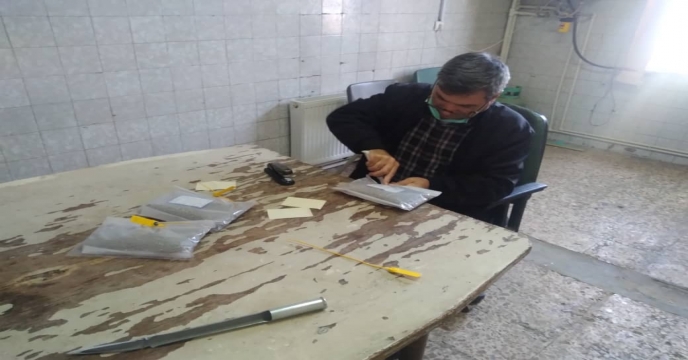 نمونه برداری از کودهای ارسالی به انبار