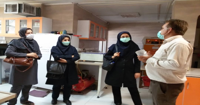 بازدید مدیر امورفنی و بهبود کیفیت بذر ونهال وضعیت از دستگاه های کود پاش استان تهران