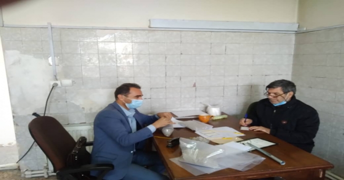 عملیات نمونه برداری ازکود در انبار مرکزی استان تهران