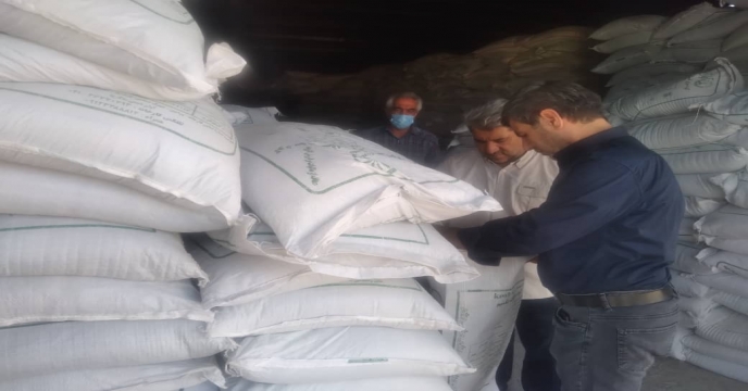 انجام نمونه برداری از کودهای ارسالی به انبار مرکزی