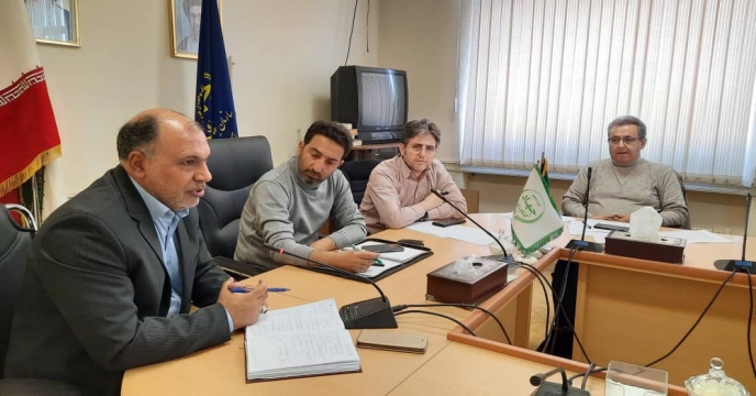 بررسی مشکلات تامین کود شهرستان ورامین با حضور مدیریت جهاد کشاورزی و کارگزاران