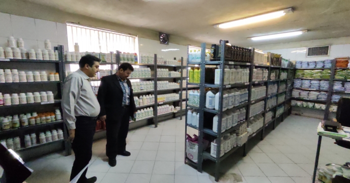بازدید مدیر از کارخانه اکسیر کشاورزی یزد