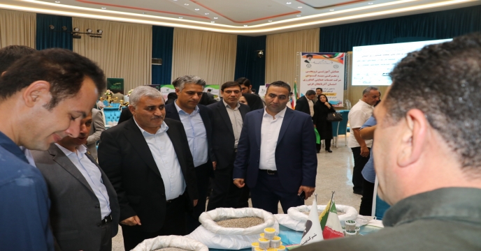 حضور و بازدید مدیریت محترم باغیانی، زراعت، حفظ نباتات استان آذربایجان غربی در دوازدهمین همایش ترویجی و معرفی سبد کالای شرکت و تولید کنندگان طرف تفاهم نامه با شرکت خدمات حمایتی کشاورزی بمناسبت هفته دولت