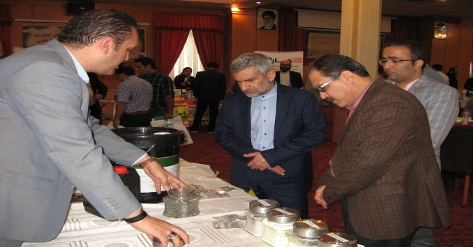 برگزاری همایش آموزشی ترویجی معرفی محصولات سبد کالایی شرکت خدمات حمایتی کشاورزی استان فارس