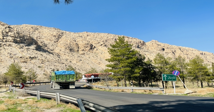 حمل کود شیمیایی به مقصد انبار کارگزاران استان آذربایجان شرقی