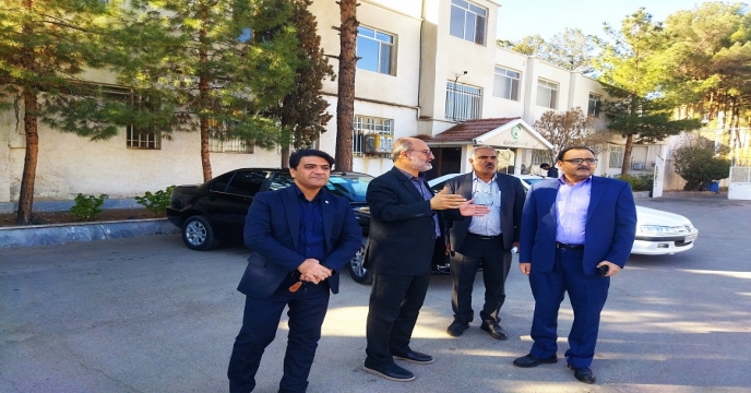 تأکید رییس سازمان جهادکشاورزی خراسان جنوبی بر تسهیل توزیع نهاده‌ها در بازدید از شرکت خدمات حمایتی کشاورزی استان