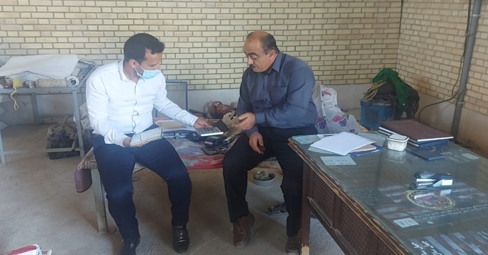 آموزش حضوری مسئول امور کود استان به کارگزاری روستای چاه کوتاه شهرستان بوشهر
