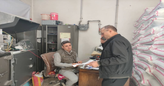بازدید گروه پایش از انبار کارگزاران شهرستان نقده (هشتم آبان ماه)