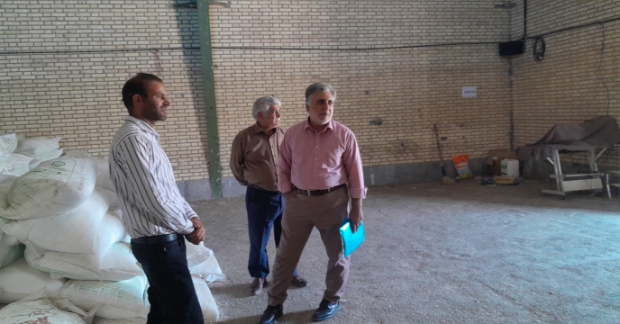 بازدید از انبار کارگزاری کود در منطقه خنداب . روستای آقداش
