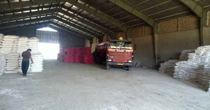 حمل و ارسال کود اوره به کارگزاران تحت پوشش شهرستان خنداب – روستای اناج – استان مرکزی 