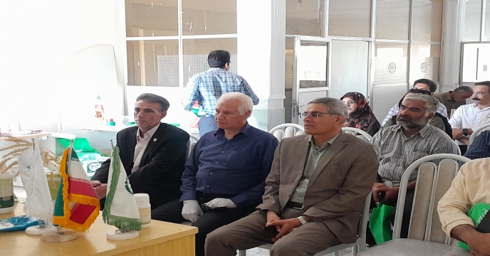 برگزاری جلسه آموزشی و ترویجی با مشارکت شرکت دانش بنیان بایوران و شرکت خدمات حمایتی کشاورزی استان مرکزی 	