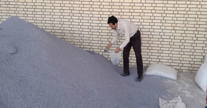 بازدید های دوره ای گروه پایش از کارگزاران توزیع کود شهرستان زرندیه ساوه در استان مرکزی – اواخر مهرماه 1401
