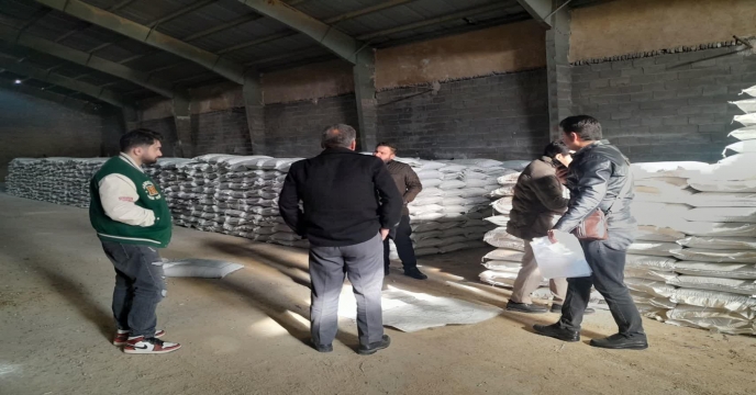 بازدید مهندس سلیمی مشاور محترم مدیر عامل از ستاد جهت بازدید از انبارهای استان مرکزی و عملیات نمونه برداری از کود تولید داخلی – بهمن ماه 1402