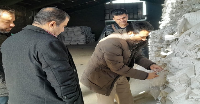 بازدید مهندس سلیمی مشاور محترم مدیر عامل از ستاد جهت بازدید از انبارهای استان مرکزی و عملیات نمونه برداری از کود تولید داخلی – بهمن ماه 1402