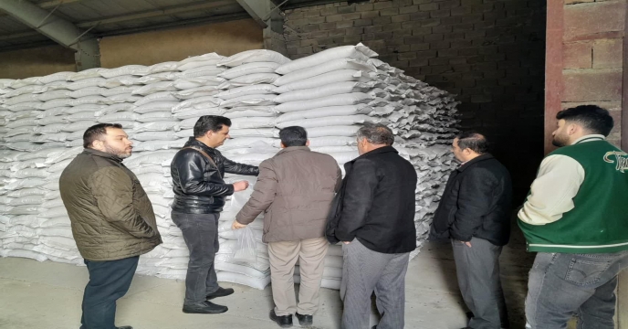 بازدید مهندس سلیمی مشاور محترم مدیر عامل از ستاد جهت بازدید از انبارهای استان مرکزی و عملیات نمونه برداری از کود تولید داخلی – بهمن ماه 1402