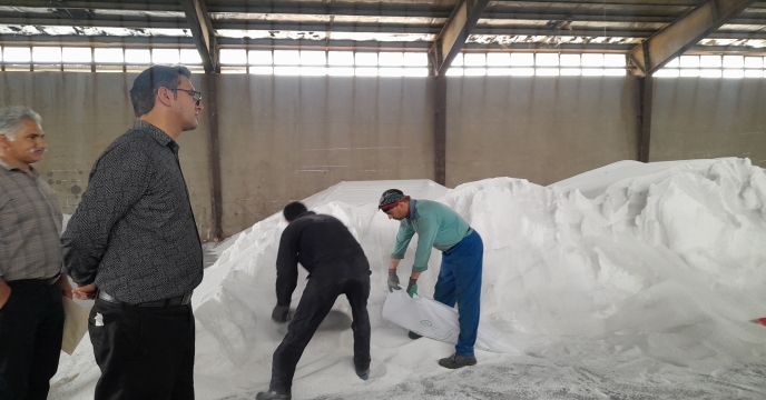 نظارت بر روند کیسه گیری کود های فله کارگزاران شهرستان اراک و حومه- آذر ماه سال 1404