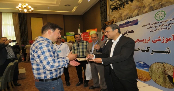 تجلیل از کارگزاران همدان