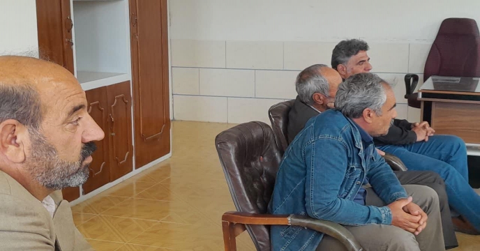 جلسه مشترک کار گروه پایش کود و همکاران جهاد کشاورزی با کشاورزان منطقه سربند شازند روستای هندودر - استان مرکزی 