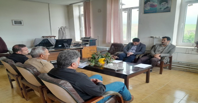 جلسه مشترک کار گروه پایش کود و همکاران جهاد کشاورزی با کشاورزان منطقه سربند شازند روستای هندودر - استان مرکزی 