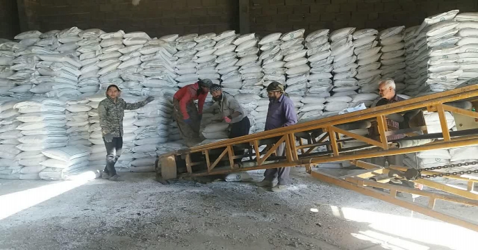 بارگیری و ارسال کودسولفات پتاسیم پودری ازانبار های استان مرکزی به مقصد استان هرمزگان