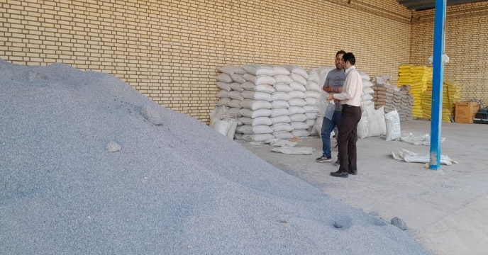 بازدید از عملیات کیسه گیری کود فله توسط همکاران در انبارهای سازمانی و کارگزاران کود استان مرکزی 