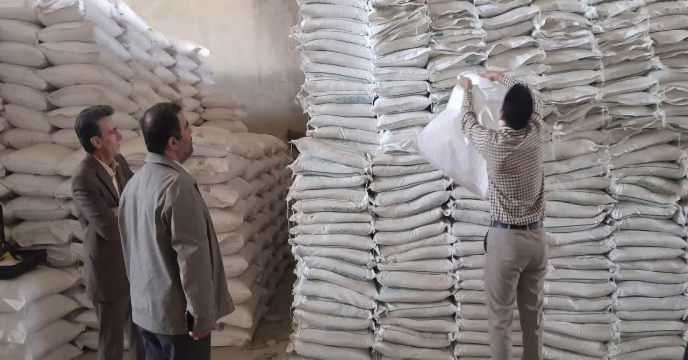 نمونه بردای مجدد از کود سولفات پتاسیم پودری تولید داخلی . انبارهای استان مرکزی