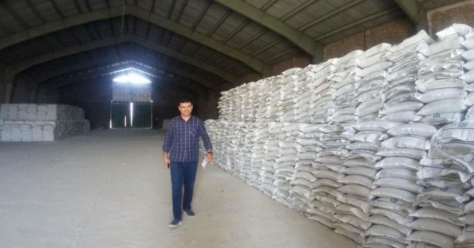 نمونه برداری از کود فسفات 13% انبارهای سازمانی استان مرکزی
