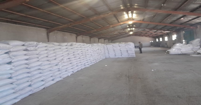 عملیات نمونه برداري از کود فسفات 13 % تولید داخلی - استان مرکزی	