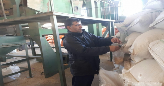 نمونه برداری از کودهای فله و کیسه ارسالی از مبادی به انبارهای کارگزاران کود و انبارهای سازمانی استان مرکزی از ابتدای سال 1398 تا کنون .