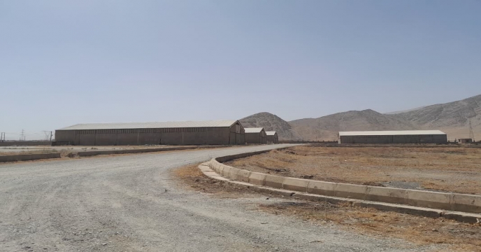 نمونه برداری از کود سولفات پتاسیم گرانوله با حضور دکتر قائمی و مدیریت در انبار سازمانی استان مرکزی 