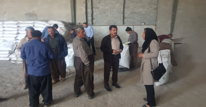 بازدید کارشناسان پایش مواد کودی از انبار کارگزاران پیرانشهر