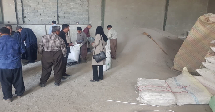 بازدید کارشناسان پایش مواد کودی از انبار کارگزاران پیرانشهر
