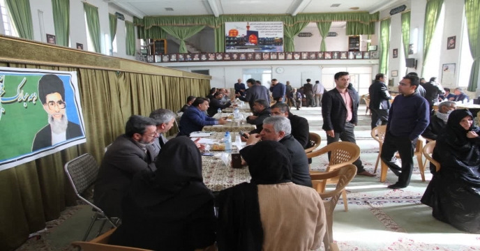 حضور مدیر شرکت خدمات حمایتی کشاورزی استان یزد در میز خدمت