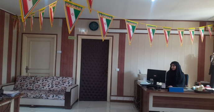 آذین بندی ونصب بنر و پارچه نوشته در محل شرکت خدمات حمایتی کشاورزی استان تهران در ایام دهه فجر