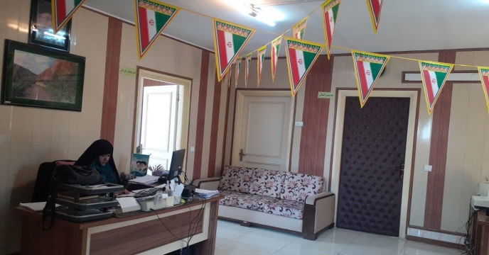 آذین بندی ونصب بنر و پارچه نوشته در محل شرکت خدمات حمایتی کشاورزی استان تهران در ایام دهه فجر