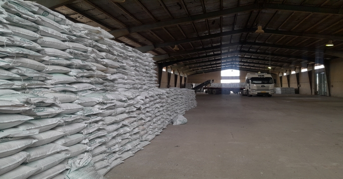 تحویل 3054فقره حواله الکترونیکی در سامانه پایش مواد کودی برای محصولات کشاورزی به کشاورزان شهرستان شازند و حومه در آذر 1404