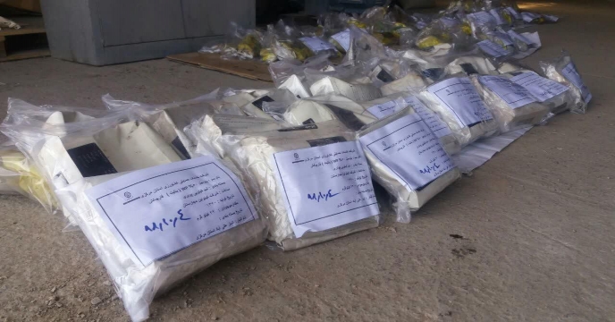عملیات بازسازی و توزین و تعویض ظروف سموم سنواتی تاریخ منقضی و غیر قابل مصرف جهت امحاء و ارسال به مجتمع شیمیایی آبیک در انبار علی آباد استان مرکزی دیماه 1398