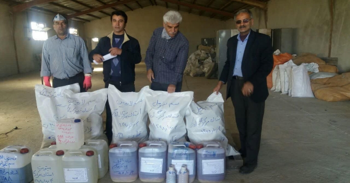 عملیات بازسازی و توزین و تعویض ظروف سموم سنواتی تاریخ منقضی و غیر قابل مصرف جهت امحاء و ارسال به مجتمع شیمیایی آبیک در انبار علی آباد استان مرکزی دیماه 1398