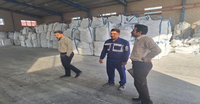 بازدید از پارتهای کود آماده تحویل شرکت پویا تدبیر فراست شهرستان ساوه در استان مرکزی 