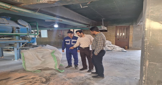 بازدید از پارتهای کود آماده تحویل شرکت پویا تدبیر فراست شهرستان ساوه در استان مرکزی 