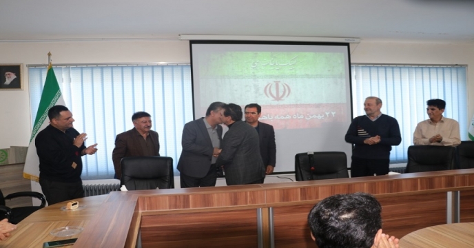 تجلیل از دو همکار بازنشسته در شرکت خدمات حمایتی کشاورزی استان آذربایجان غربی