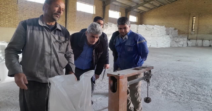 بازدید کارشناس محترم واحد توزیع ، حمل ، نگهداری ستاد از کارگزاریهای کود استان مرکزی 