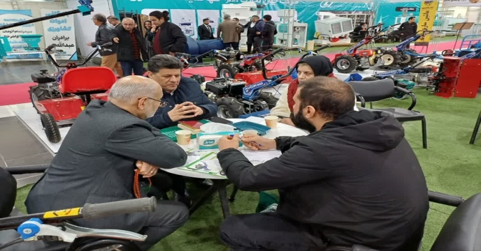 بازدید از غرفه شرکت آیدین تراکتور