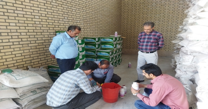 نمونه برداری از 156 لیتر سم تبوکونازول در استان خراسان جنوبی