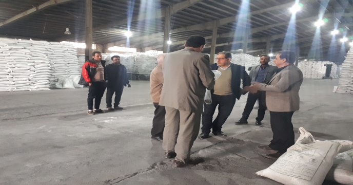 بازدید  مدیر مرکز تحقیقات کاربردی نهاده های کشاورزی  از انبار شرکت خدمات حمایتی آذربایجان غربی