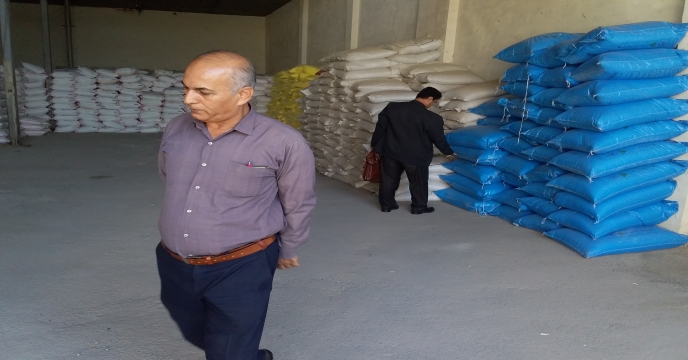 بازدید کارشناسان پایش مواد کودی از انبار کارگزاران شهرستان مهاباد