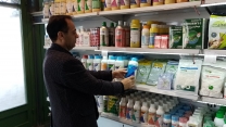 به منظور بررسی عملکرد فروشندگان مجاز سموم، از فروشندگی های سموم کشاورزی در شهرستان کرج بازدید گردید.